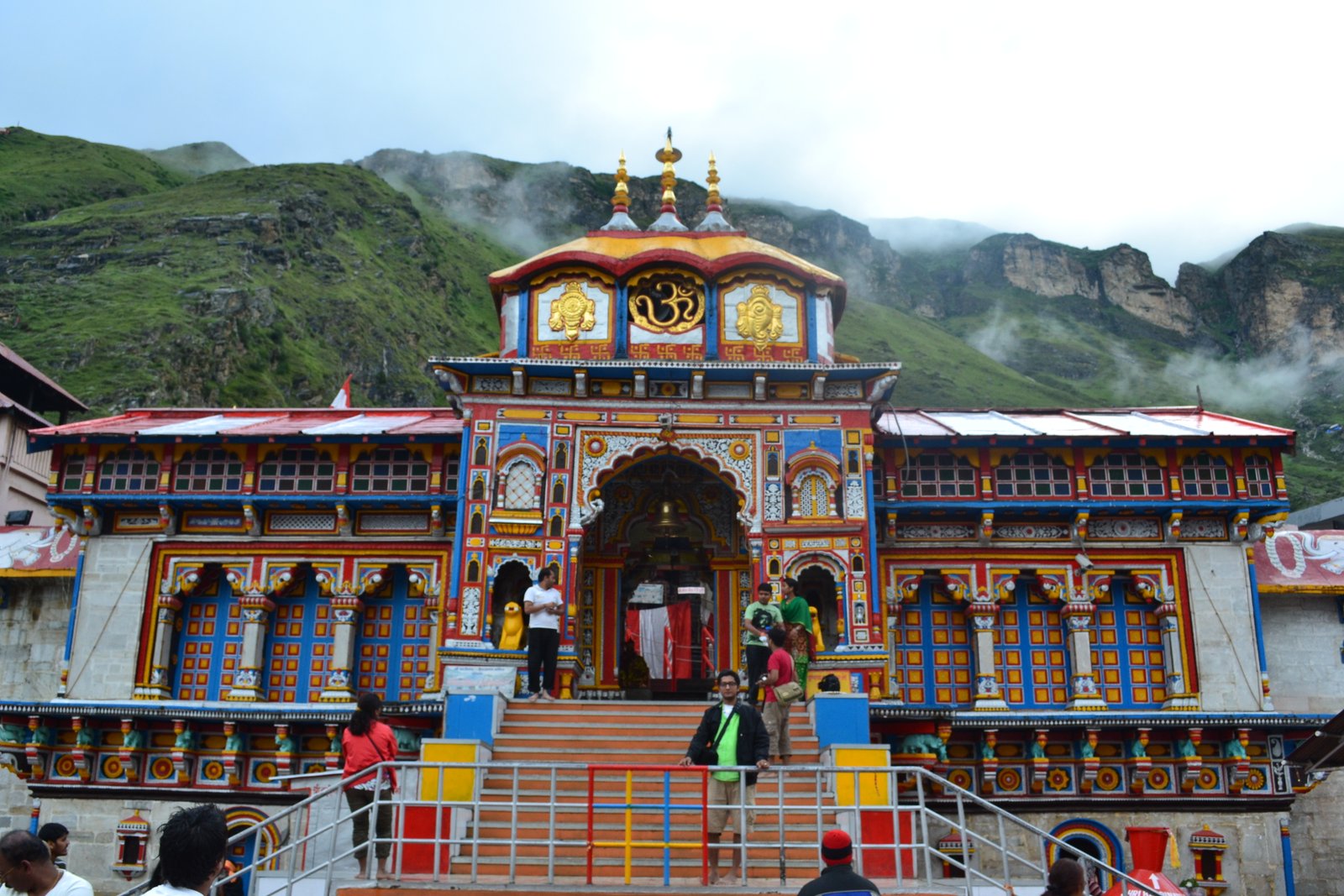 Noida to Badrinath taxi route
